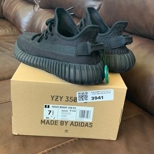 Yeezy Boost 350 V2-Onyx-Mens 7.5